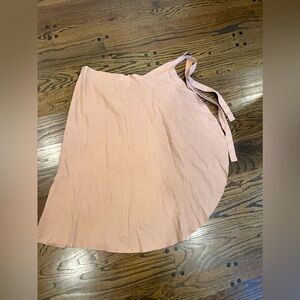 Beautiful Aritzia wrap around skirt- size Small